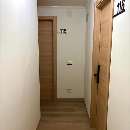 ゲストハウス Avenida Centro 3*